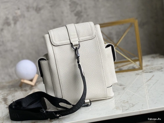 LOUIS VUITTON XS CHRISTOPHER 0522